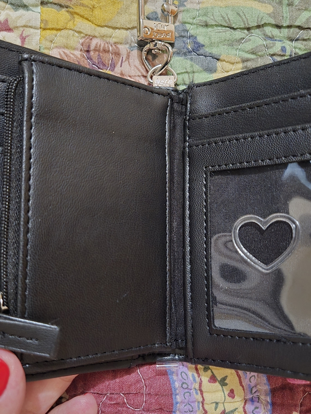 Betsey Johnson Bi-fold Blush Pink Heart-Embossed Key Pouch Card Holder - Picture 3 of 5